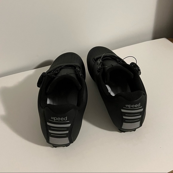 Mens or women’s spin shoes - euro size 37 NWOT - Picture 5 of 6